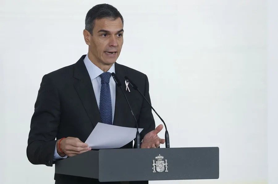 Milei llama de nuevo "ladrón corrupto" a Pedro Sánchez tras su polémico viaje a Madrid